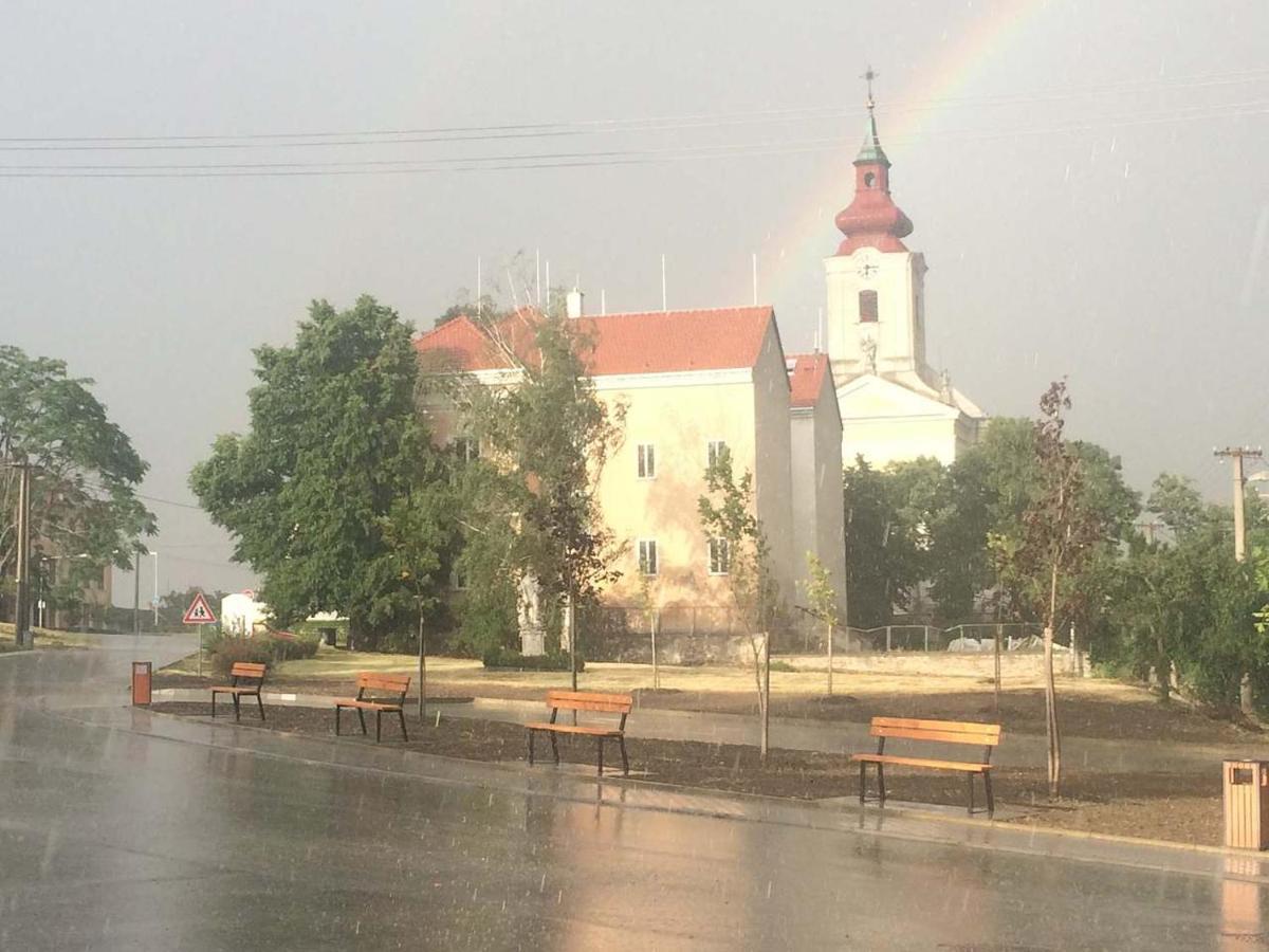 Апартаменты Kouzelna Chaloupka Dyjakovice Экстерьер фото